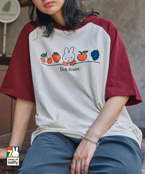 Miffy（ ミッフィー）の「【Miffy】 別注 ミッフィー グラフィック刺繍 半袖Tシャツ（Tシャツ/カットソー・レディース・ホワイト系/ブラック系/ブラック系1/ワイン系/スミクロ/オフホワイト・M/L）」の6枚目の写真