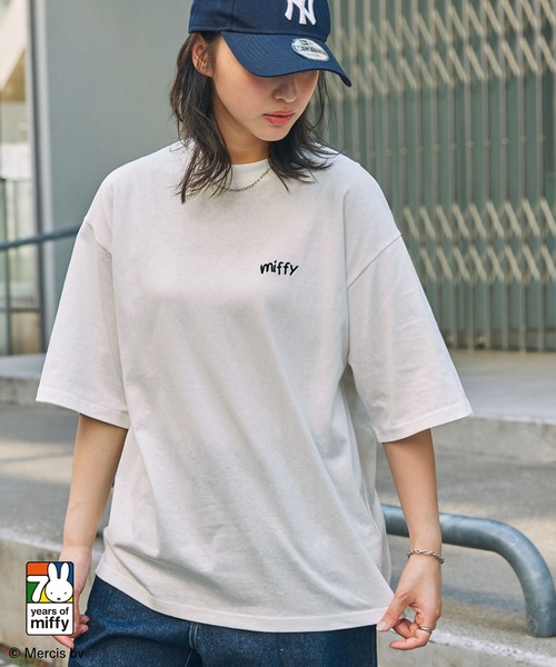 Miffy（ ミッフィー）の「【Miffy】 別注 ミッフィー グラフィック刺繍 半袖Tシャツ（Tシャツ/カットソー・レディース・ホワイト系/ブラック系/ブラック系1/ワイン系/スミクロ/オフホワイト・M/L）」の8枚目の写真