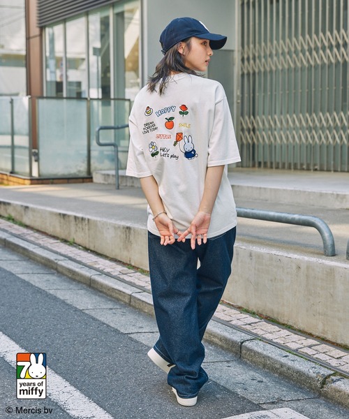 Miffy（ ミッフィー）の「【Miffy】 別注 ミッフィー グラフィック刺繍 半袖Tシャツ（Tシャツ/カットソー・レディース・ホワイト系/ブラック系/ブラック系1/ワイン系/スミクロ/オフホワイト・M/L）」の14枚目の写真