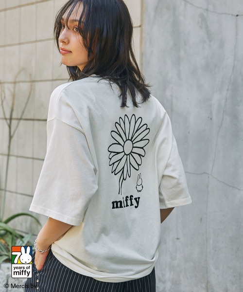 Miffy（ ミッフィー）の「【Miffy】 別注 ミッフィー グラフィック刺繍 半袖Tシャツ（Tシャツ/カットソー・レディース・ホワイト系/ブラック系/ブラック系1/ワイン系/スミクロ/オフホワイト・M/L）」の16枚目の写真