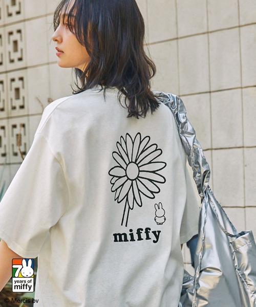 Miffy（ ミッフィー）の「【Miffy】 別注 ミッフィー グラフィック刺繍 半袖Tシャツ（Tシャツ/カットソー・レディース・ホワイト系/ブラック系/ブラック系1/ワイン系/スミクロ/オフホワイト・M/L）」の18枚目の写真