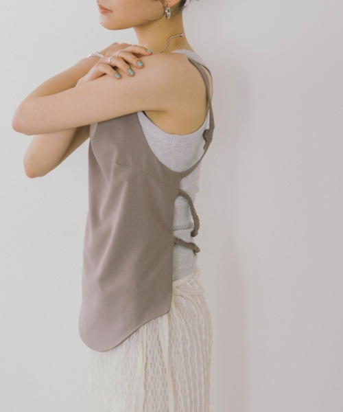 DRWCYS(ドロシーズ)の「バックディテールキャミトップス(キャミソール・レディース・ブラック/ベージュ・FREE)」の21枚目の写真