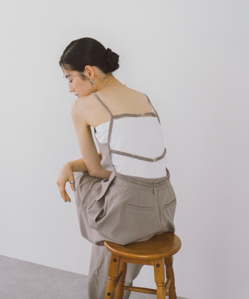 DRWCYS(ドロシーズ)の「バックディテールキャミトップス(キャミソール・レディース・ブラック/ベージュ・FREE)」の15枚目の写真