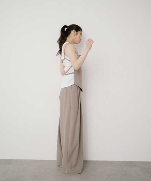 DRWCYS(ドロシーズ)の「バックディテールキャミトップス(キャミソール・レディース・ブラック/ベージュ・FREE)」の4枚目の写真