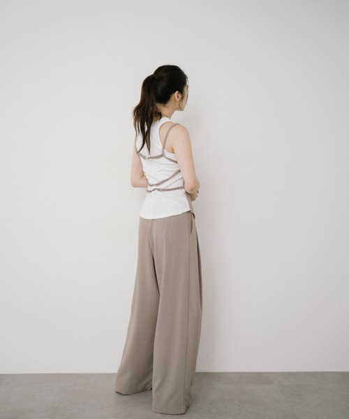 DRWCYS(ドロシーズ)の「バックディテールキャミトップス(キャミソール・レディース・ブラック/ベージュ・FREE)」の5枚目の写真