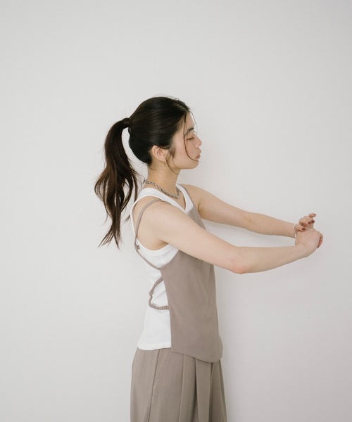 DRWCYS(ドロシーズ)の「バックディテールキャミトップス(キャミソール・レディース・ブラック/ベージュ・FREE)」の7枚目の写真