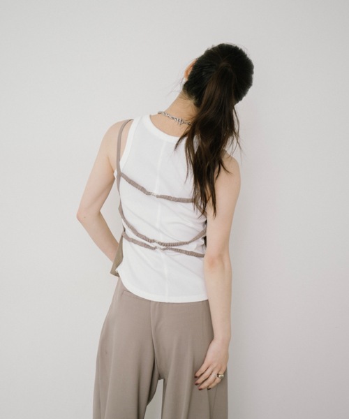 DRWCYS(ドロシーズ)の「バックディテールキャミトップス(キャミソール・レディース・ブラック/ベージュ・FREE)」の8枚目の写真