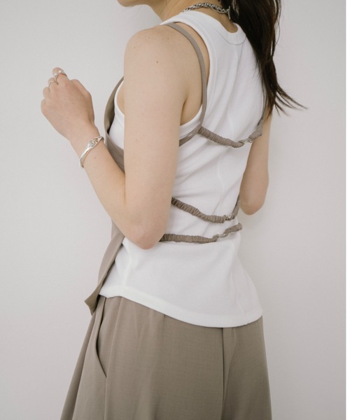 DRWCYS(ドロシーズ)の「バックディテールキャミトップス(キャミソール・レディース・ブラック/ベージュ・FREE)」の10枚目の写真