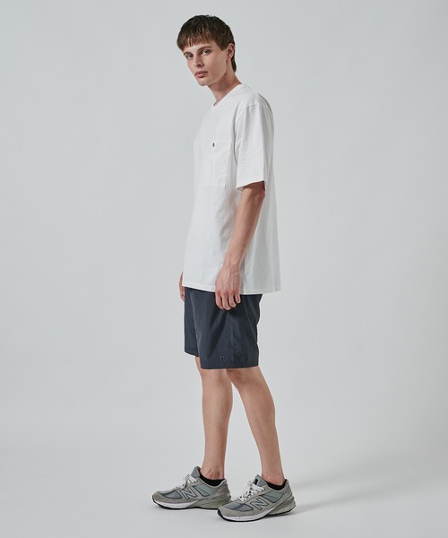 WHITE MOUNTAINEERING(ホワイトマウンテニアリング)の「【White Mountaineering】別注 ONE EYELET ACTIVE SHORTS(その他パンツ・メンズ・ダークグレー/ブラック・2)」の7枚目の写真