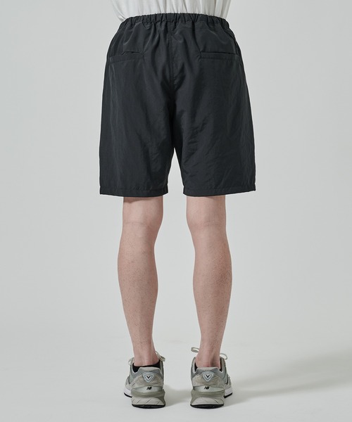 WHITE MOUNTAINEERING(ホワイトマウンテニアリング)の「【White Mountaineering】別注 ONE EYELET ACTIVE SHORTS(その他パンツ・メンズ・ダークグレー/ブラック・2)」の11枚目の写真