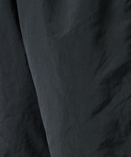 WHITE MOUNTAINEERING(ホワイトマウンテニアリング)の「【White Mountaineering】別注 ONE EYELET ACTIVE SHORTS(その他パンツ・メンズ・ダークグレー/ブラック・2)」の15枚目の写真