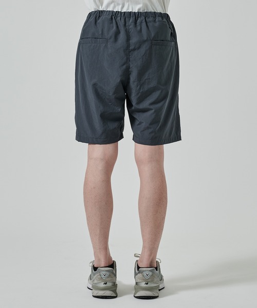 WHITE MOUNTAINEERING(ホワイトマウンテニアリング)の「【White Mountaineering】別注 ONE EYELET ACTIVE SHORTS(その他パンツ・メンズ・ダークグレー/ブラック・2)」の22枚目の写真