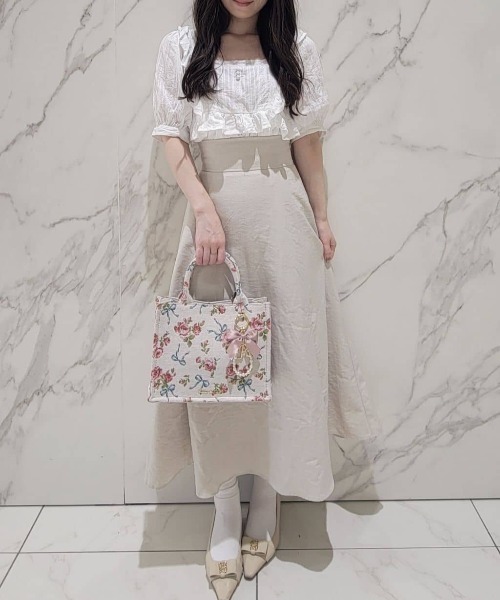 Maison de FLEUR（メゾンドフルール）の「ローズリボン柄ゴブランスクエアトートSバッグ（トートバッグ・レディース・オフホワイト・FREE）」の13枚目の写真