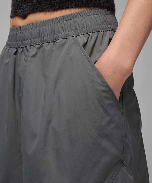 JORDAN BRAND(ジョーダンブランド)の「ジョーダン フライト シカゴ ウィメンズ パラシュート パンツ / Jordan Flight Chicago Women's Parachute Pants HM6145-068 Iron Grey(その他パンツ・レディース・グレー系その他・XL/L/XS/S/M)」の10枚目の写真