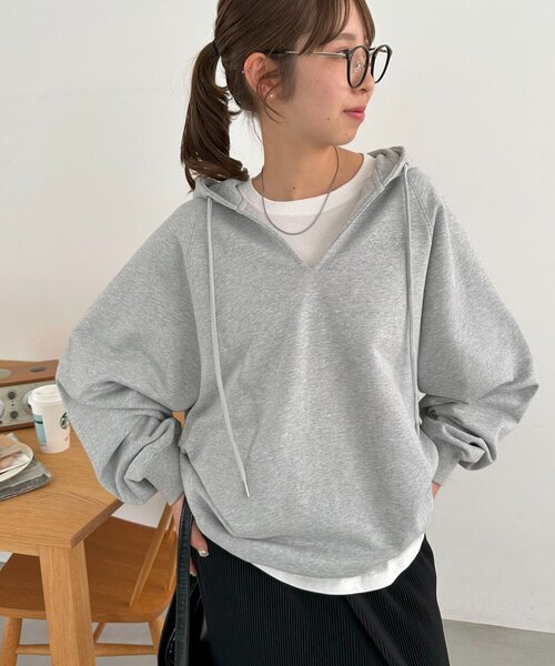 DISCOAT(ディスコート)の「【ユニセックス】ワンポイント刺繍スウェットドロストフーディ(パーカー・レディース・ブラウン/グレー・FREE)」の22枚目の写真