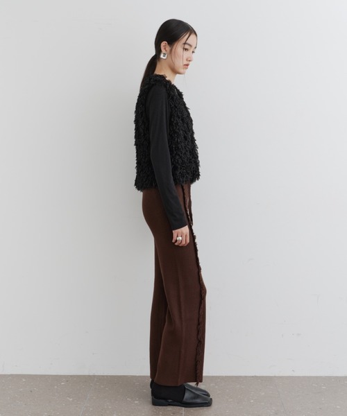 DFFUR.（ディフル）の「ルーズフィット2WAYファーベスト（ベスト・レディース・ブラック/アイボリー/ブラウン・FREE）」の8枚目の写真