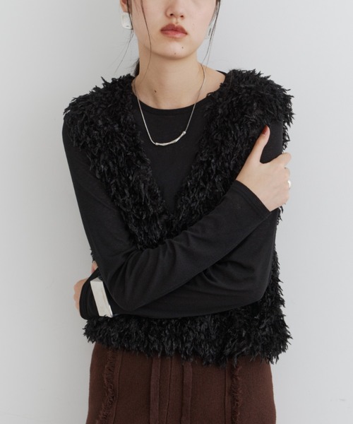 DFFUR.（ディフル）の「ルーズフィット2WAYファーベスト（ベスト・レディース・ブラック/アイボリー/ブラウン・FREE）」の21枚目の写真