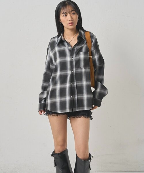 WHO'S WHO gallery（フーズフーギャラリー）の「KOOKYNオンブレチェックシャツ（シャツ/ブラウス・メンズ・ブラック/ネイビー・LARGE/MEDIUM）」の7枚目の写真