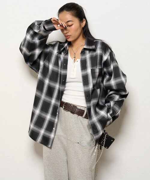 WHO'S WHO gallery（フーズフーギャラリー）の「KOOKYNオンブレチェックシャツ（シャツ/ブラウス・メンズ・ブラック/ネイビー・LARGE/MEDIUM）」の10枚目の写真