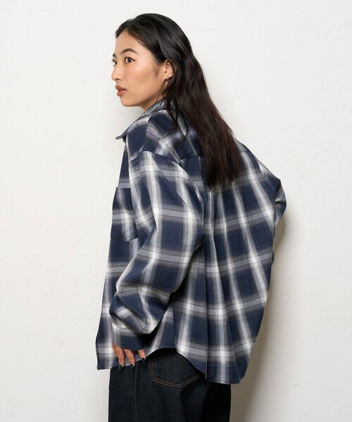 WHO'S WHO gallery（フーズフーギャラリー）の「KOOKYNオンブレチェックシャツ（シャツ/ブラウス・メンズ・ブラック/ネイビー・LARGE/MEDIUM）」の9枚目の写真