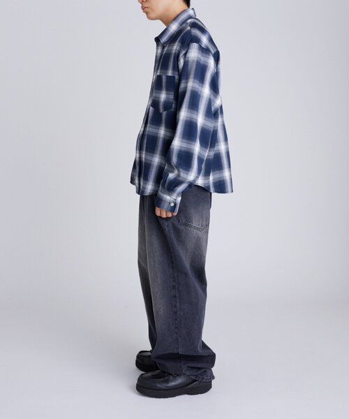 WHO'S WHO gallery（フーズフーギャラリー）の「KOOKYNオンブレチェックシャツ（シャツ/ブラウス・メンズ・ブラック/ネイビー・LARGE/MEDIUM）」の13枚目の写真