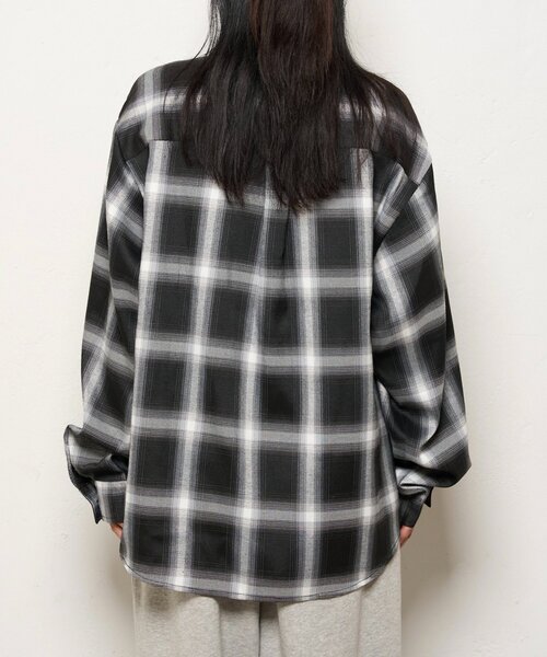 WHO'S WHO gallery（フーズフーギャラリー）の「KOOKYNオンブレチェックシャツ（シャツ/ブラウス・メンズ・ブラック/ネイビー・LARGE/MEDIUM）」の19枚目の写真