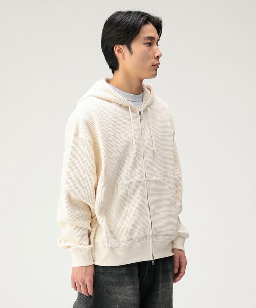 BEAMS T（ビームスティー）の「BEAMS T / Waffle Full Zip Hoodie  ワッフル フル ジップ フーディー（パーカー・メンズ・ブラック/ナチュラル・XL/L/M/S）」の4枚目の写真