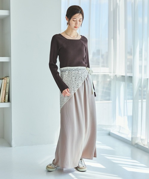 LAKOLE（ラコレ）の「サテンスカート / 582560（スカート・レディース・グレイッシュベージュ/ブラウン/チャコール・LARGE/MEDIUM）」の13枚目の写真