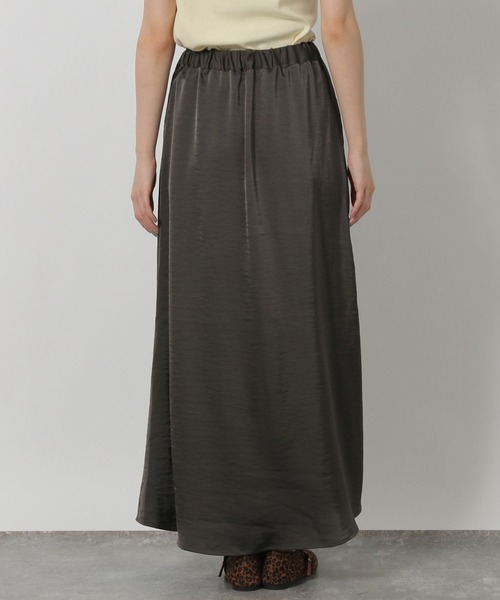 LAKOLE（ラコレ）の「サテンスカート / 582560（スカート・レディース・グレイッシュベージュ/ブラウン/チャコール・LARGE/MEDIUM）」の5枚目の写真