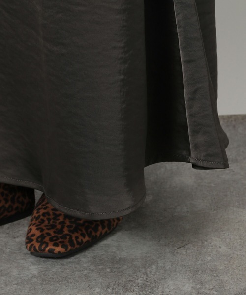 LAKOLE（ラコレ）の「サテンスカート / 582560（スカート・レディース・グレイッシュベージュ/ブラウン/チャコール・LARGE/MEDIUM）」の8枚目の写真