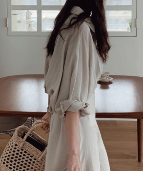cammie(キャミー)の「ドルマンシャツワンピース(シャツワンピース・レディース・アイボリー/ブラック・M/L)」の4枚目の写真