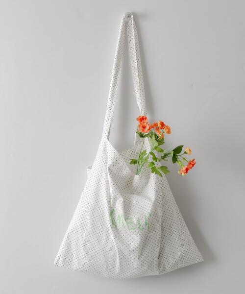 SMELLY(スメリー)の「プリントショルダーバッグ(ショルダーバッグ・レディース・ブラック/イエロー系その他/ブルー系その他/ベージュ系その他/ホワイト系その他・SMALL)」の2枚目の写真