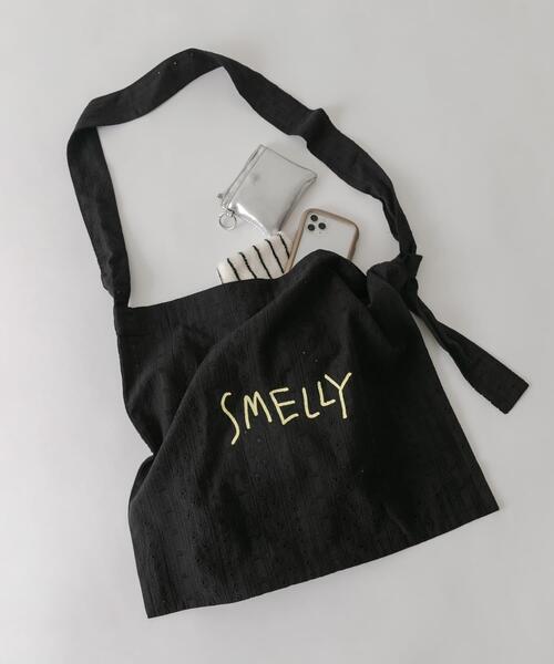 SMELLY(スメリー)の「プリントショルダーバッグ(ショルダーバッグ・レディース・ブラック/イエロー系その他/ブルー系その他/ベージュ系その他/ホワイト系その他・SMALL)」の11枚目の写真
