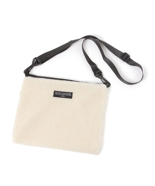 LAKOLE(ラコレ)の「ボアサコッシュ / 580655(ショルダーバッグ・レディース・ブラック/ホワイト・FREE)」の1枚目の写真