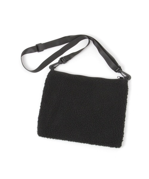 LAKOLE(ラコレ)の「ボアサコッシュ / 580655(ショルダーバッグ・レディース・ブラック/ホワイト・FREE)」の3枚目の写真