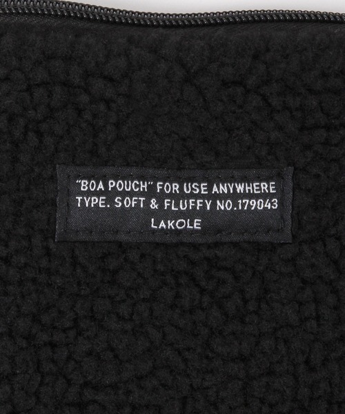 LAKOLE(ラコレ)の「ボアサコッシュ / 580655(ショルダーバッグ・レディース・ブラック/ホワイト・FREE)」の7枚目の写真