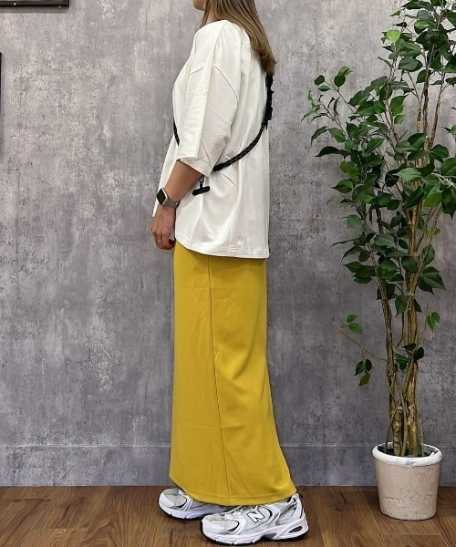 Right-on（ライトオン）の「【｢楽｣して｢ちゃんと見え｣が一番使える！】【HONEYSUCKLE ROSE】カットジョーゼットタイトスカート(ウエストゴム・ストレッチ・秋カラー・体型を拾いにくい・親子でお揃い）（スカート・レディース・イエロー/ダークグレー/ベージュ/ブラック・S/M/L）」の7枚目の写真