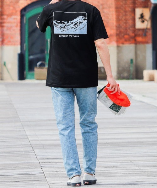 ARCHIVER(アーカイバ)の「バックプリント コットンTシャツ(Tシャツ/カットソー・レディース・B/D/C/その他4/その他7/その他/その他6/その他1/その他2/その他3/その他5/その他8・LARGE/MEDIUM/X-LARGE)」の1枚目の写真
