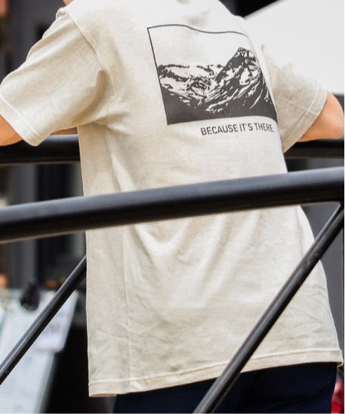 ARCHIVER(アーカイバ)の「バックプリント コットンTシャツ(Tシャツ/カットソー・レディース・B/D/C/その他4/その他7/その他/その他6/その他1/その他2/その他3/その他5/その他8・LARGE/MEDIUM/X-LARGE)」の3枚目の写真