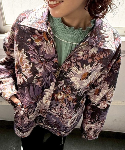 DOUBLE NAME（ダブルネーム）の「レトロフラワー ゴブランブルゾン（カーディガン/ボレロ・レディース・ブラック/パープル・FREE）」の5枚目の写真