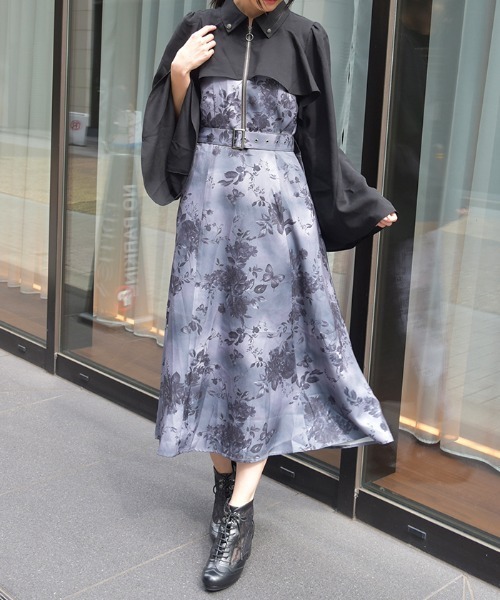 タグ付き未使用 DAKS 42 ダックス 花柄 蝶々 ワンピース ネイビー タグ付き未使用 DAKS 42 ダックス 花柄 蝶々 ワンピース ネイビー