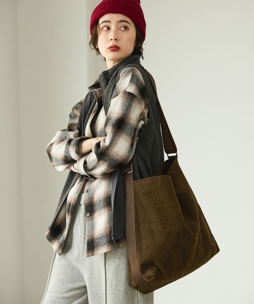 GEORGE'S(ジョージズ)の「ECO スエードBAG(ショルダーバッグ・レディース・ブラウン/ブラック・FREE)」の2枚目の写真