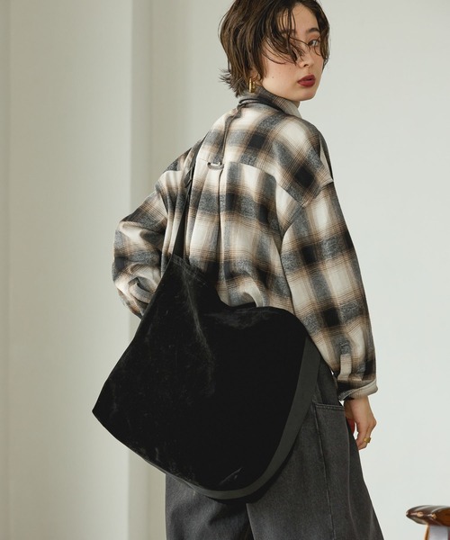 GEORGE'S(ジョージズ)の「ECO スエードBAG(ショルダーバッグ・レディース・ブラウン/ブラック・FREE)」の1枚目の写真