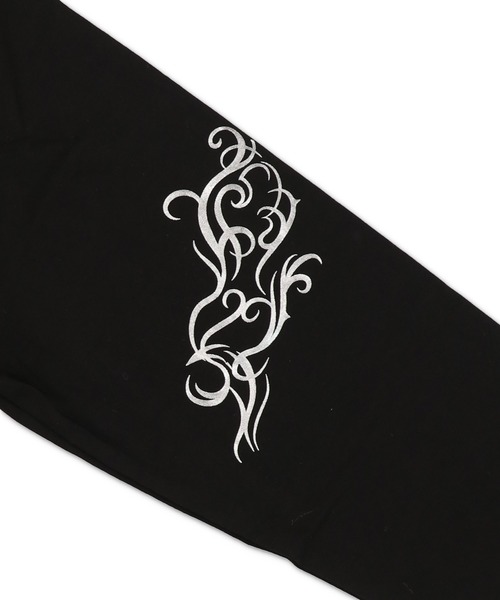 SPINNS(スピンズ)の「短丈ロングスリーブTシャツ/トライバルデザイン/ロンT/ショート丈(Tシャツ/カットソー・メンズ・ブラック/ホワイト・ONESIZE)」の19枚目の写真