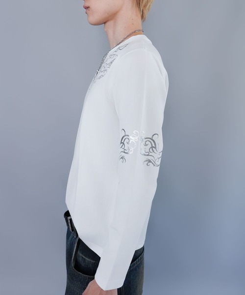 SPINNS(スピンズ)の「短丈ロングスリーブTシャツ/トライバルデザイン/ロンT/ショート丈(Tシャツ/カットソー・メンズ・ブラック/ホワイト・ONESIZE)」の15枚目の写真