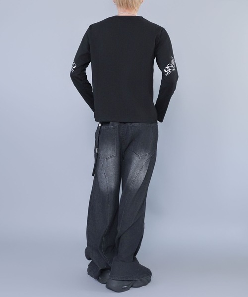 SPINNS(スピンズ)の「短丈ロングスリーブTシャツ/トライバルデザイン/ロンT/ショート丈(Tシャツ/カットソー・メンズ・ブラック/ホワイト・ONESIZE)」の6枚目の写真