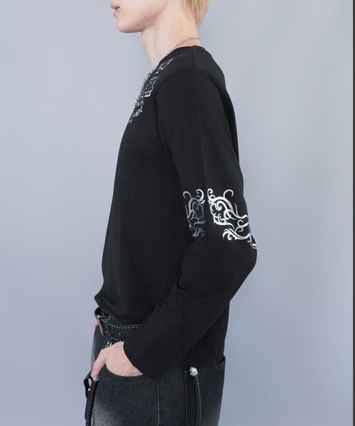 SPINNS(スピンズ)の「短丈ロングスリーブTシャツ/トライバルデザイン/ロンT/ショート丈(Tシャツ/カットソー・メンズ・ブラック/ホワイト・ONESIZE)」の11枚目の写真