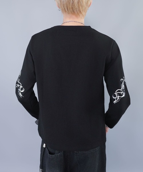 SPINNS(スピンズ)の「短丈ロングスリーブTシャツ/トライバルデザイン/ロンT/ショート丈(Tシャツ/カットソー・メンズ・ブラック/ホワイト・ONESIZE)」の12枚目の写真