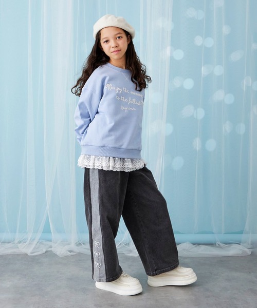 trois lapins kp（トロワラパンケーピー）の「trois lapins 裾レース 裏毛トレーナー（スウェット・キッズ・サックスブルー/ブラック・140cm/130cm/120cm/150cm/160cm）」の5枚目の写真