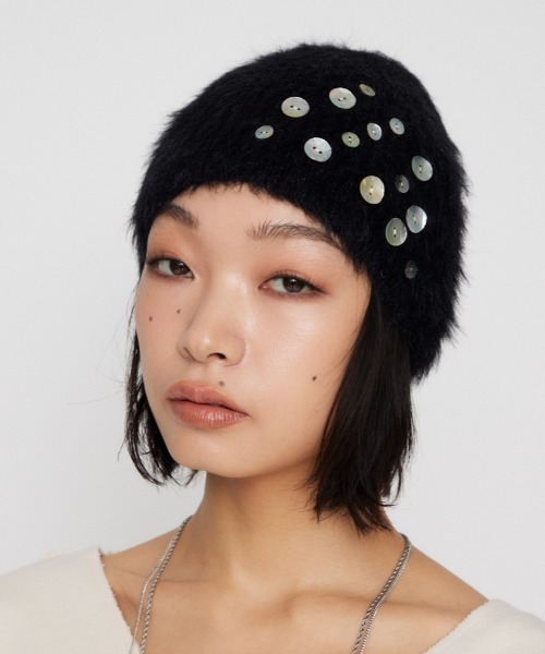 LAGUA GEM(ラグアジェム)の「SHELL LIKE BUTTON ビーニー(ニットキャップ/ビーニー・レディース・ブラック/チャコールグレー・FREE)」の2枚目の写真